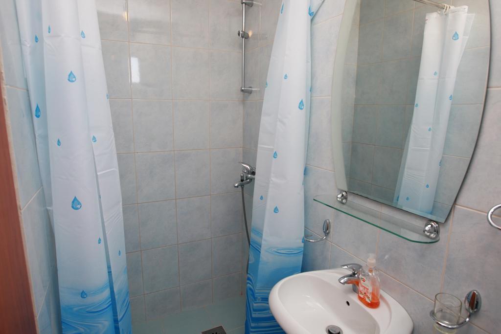 Guest House Ugljevarevic Budva Habitación foto