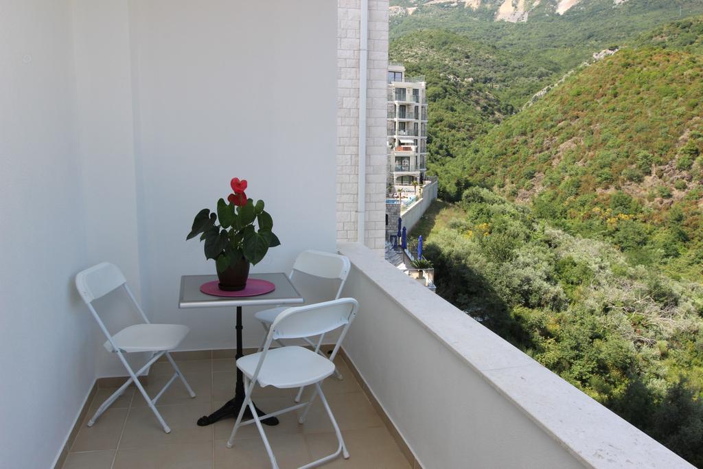 Guest House Ugljevarevic Budva Exterior foto