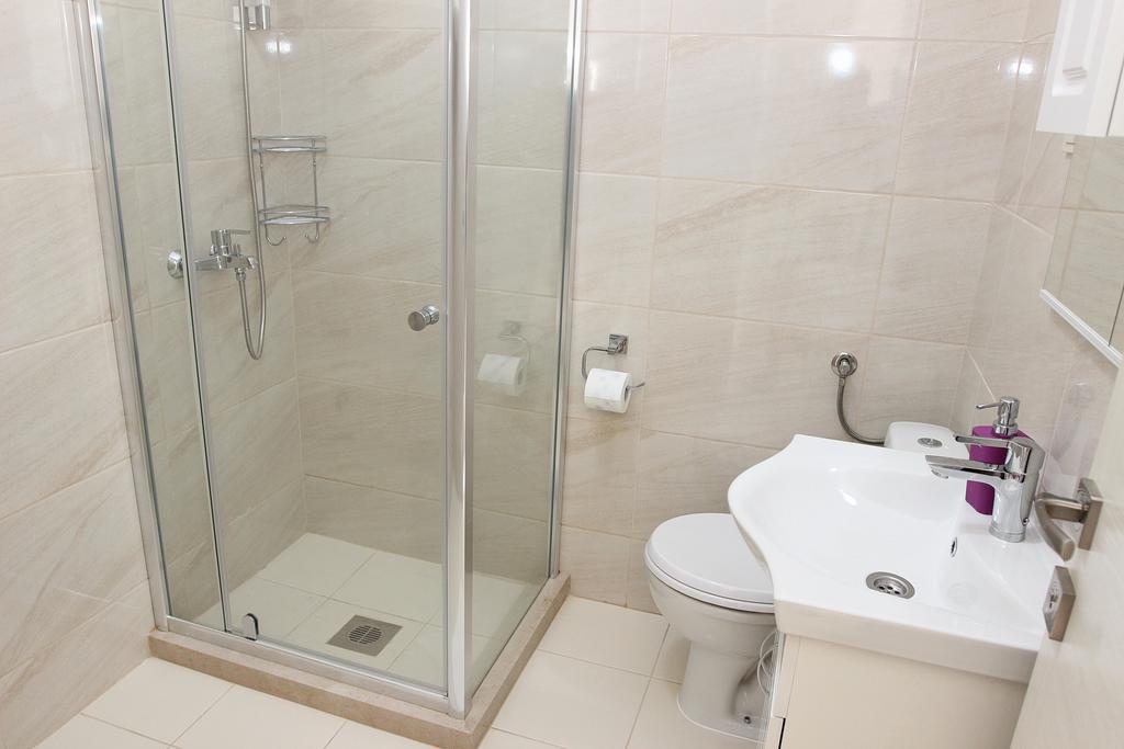 Guest House Ugljevarevic Budva Exterior foto