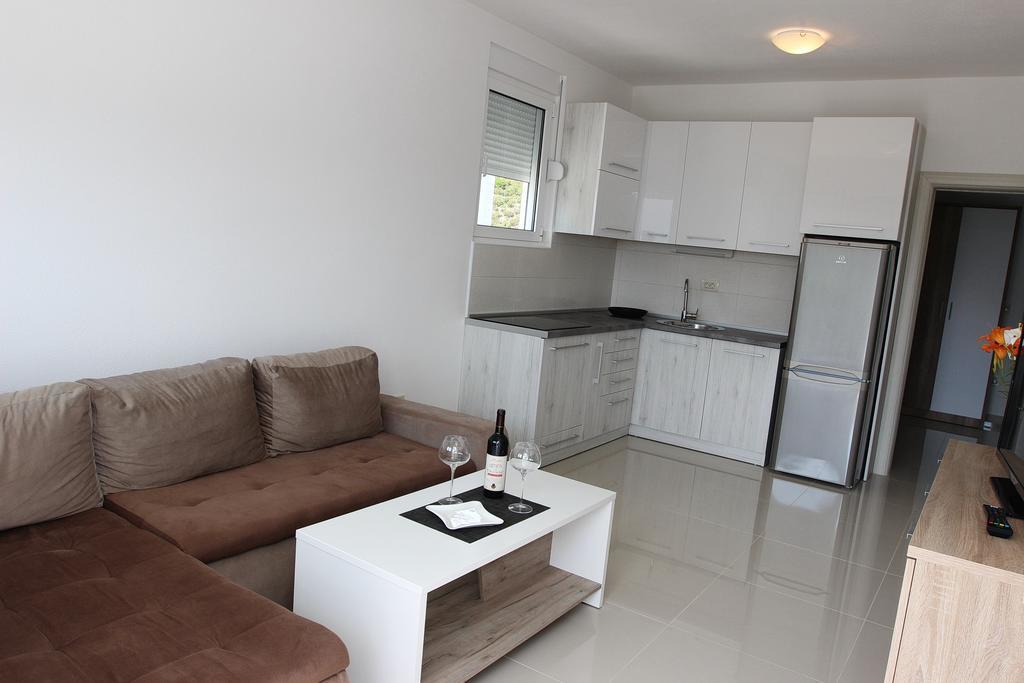 Guest House Ugljevarevic Budva Exterior foto