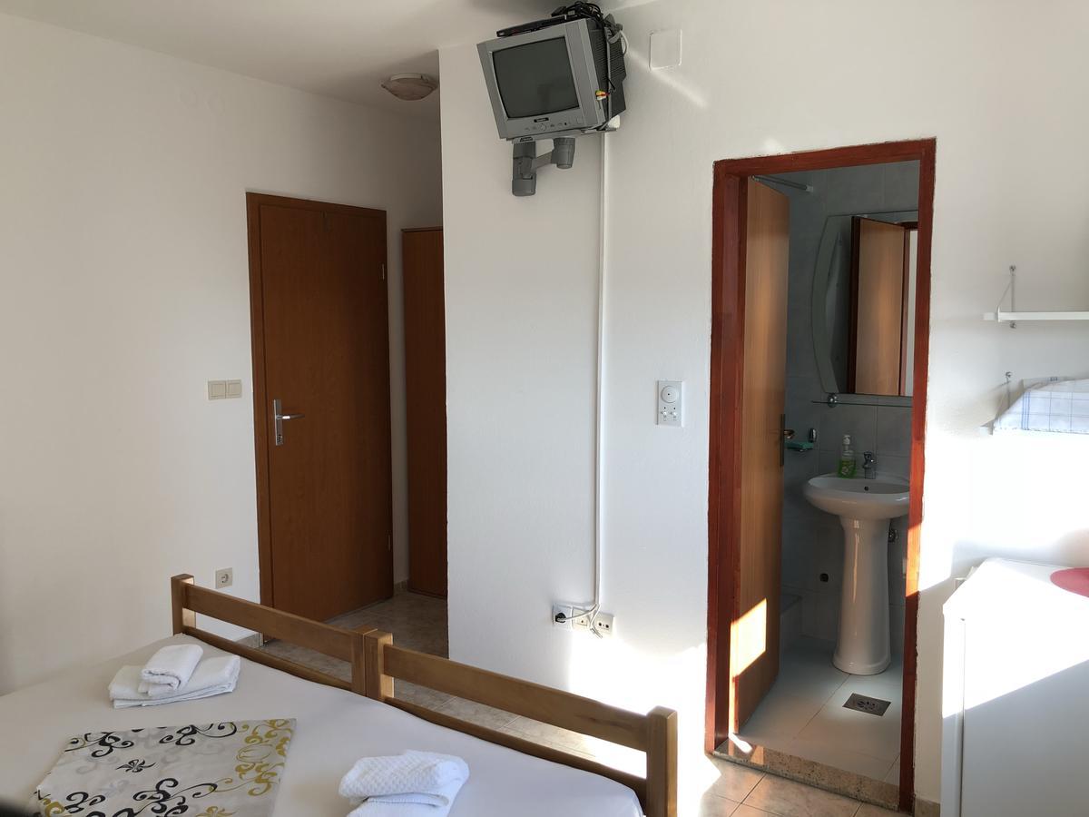 Guest House Ugljevarevic Budva Exterior foto